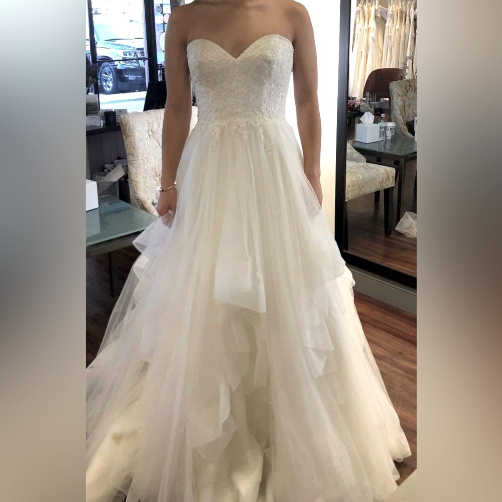 STELLA YORK Tiered Tulle Strapless Bridal Gown Fits US Size 6